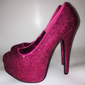$32⬇️👠Bordello Pink Rhinestone Platform Teeze
